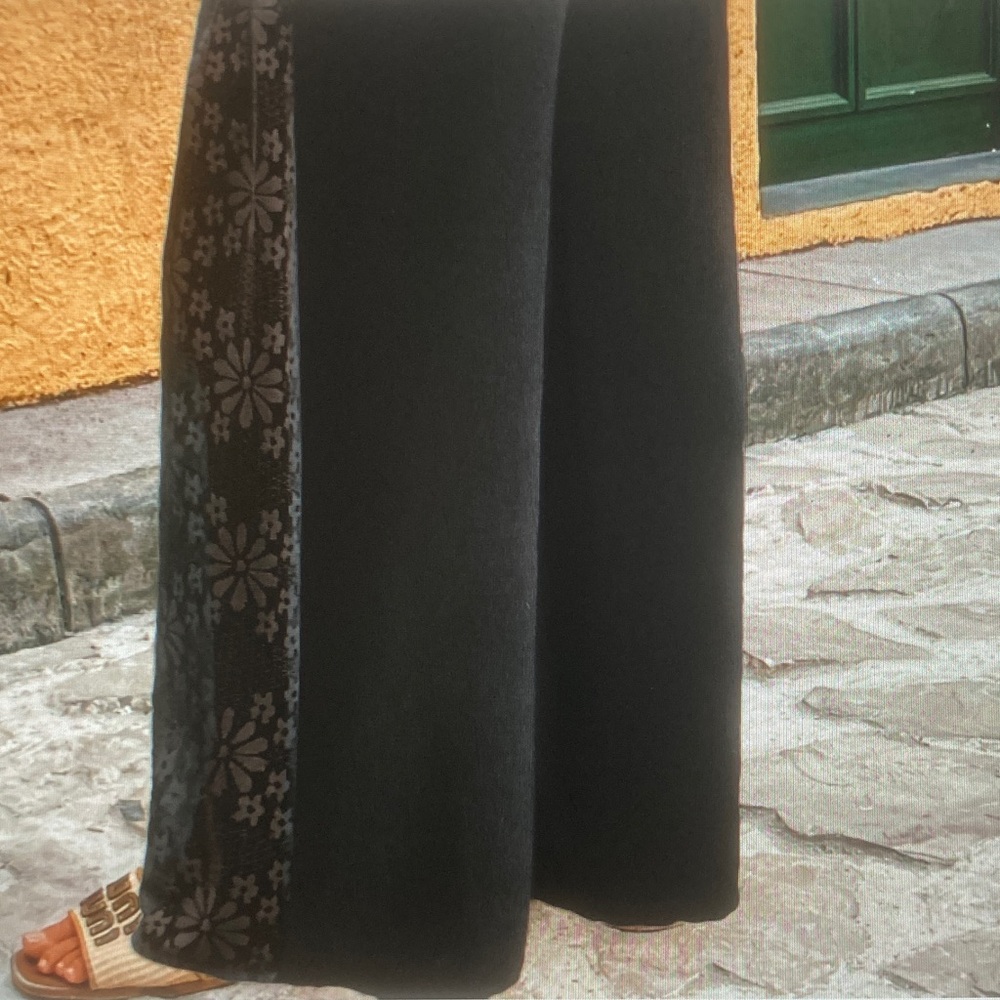 Black Wide-Leg Floral Panel Drawstring Pants - Picture 6 of 6